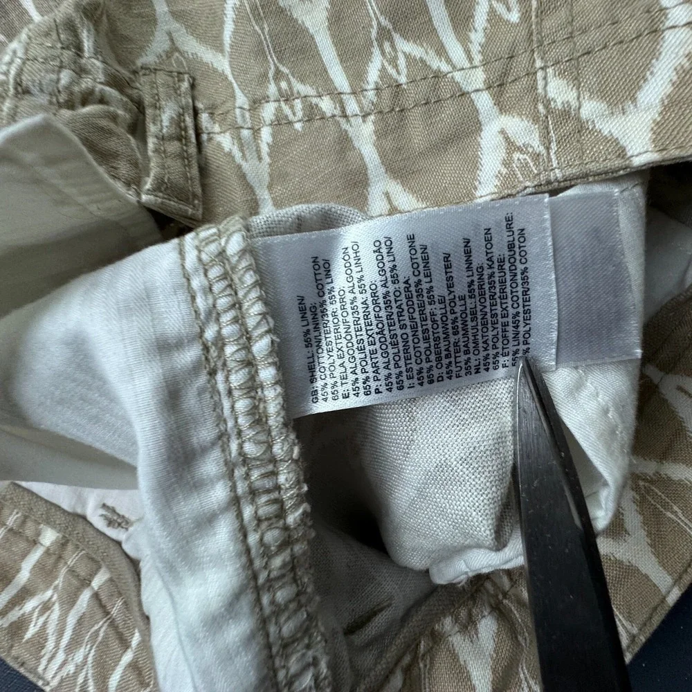 The North Face Women's Size 4 Beige Hiking Shorts Geometric Print Outdoor Trail